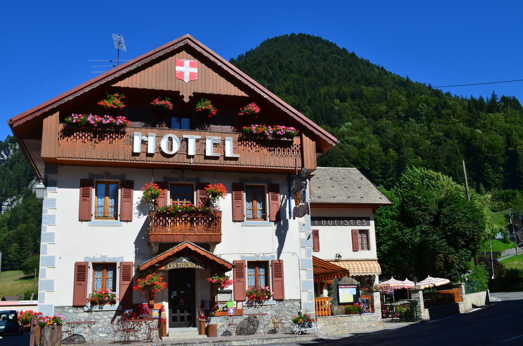 Les Touristes Abondance Exterior foto