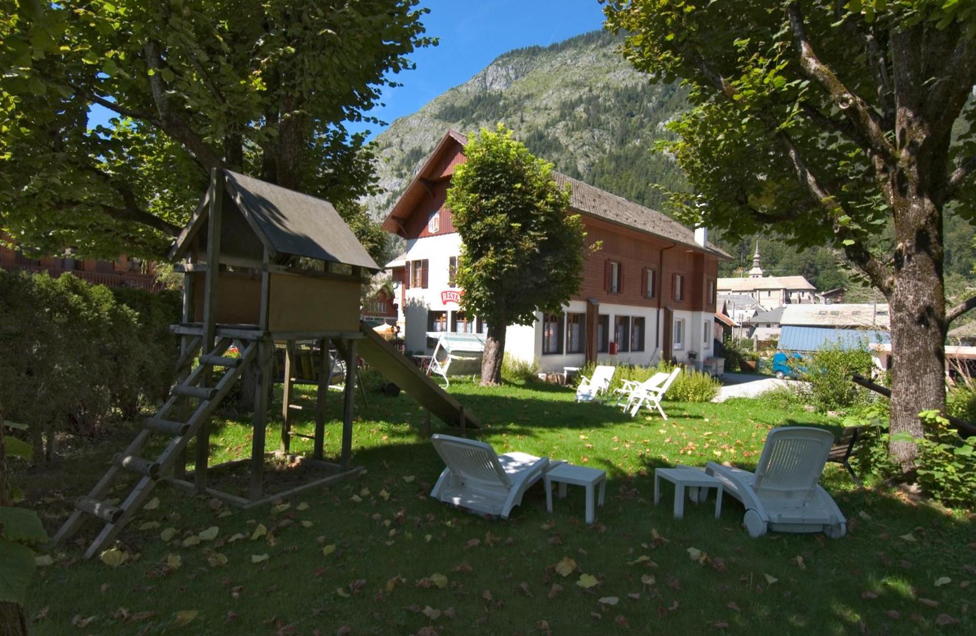 Les Touristes Abondance Exterior foto