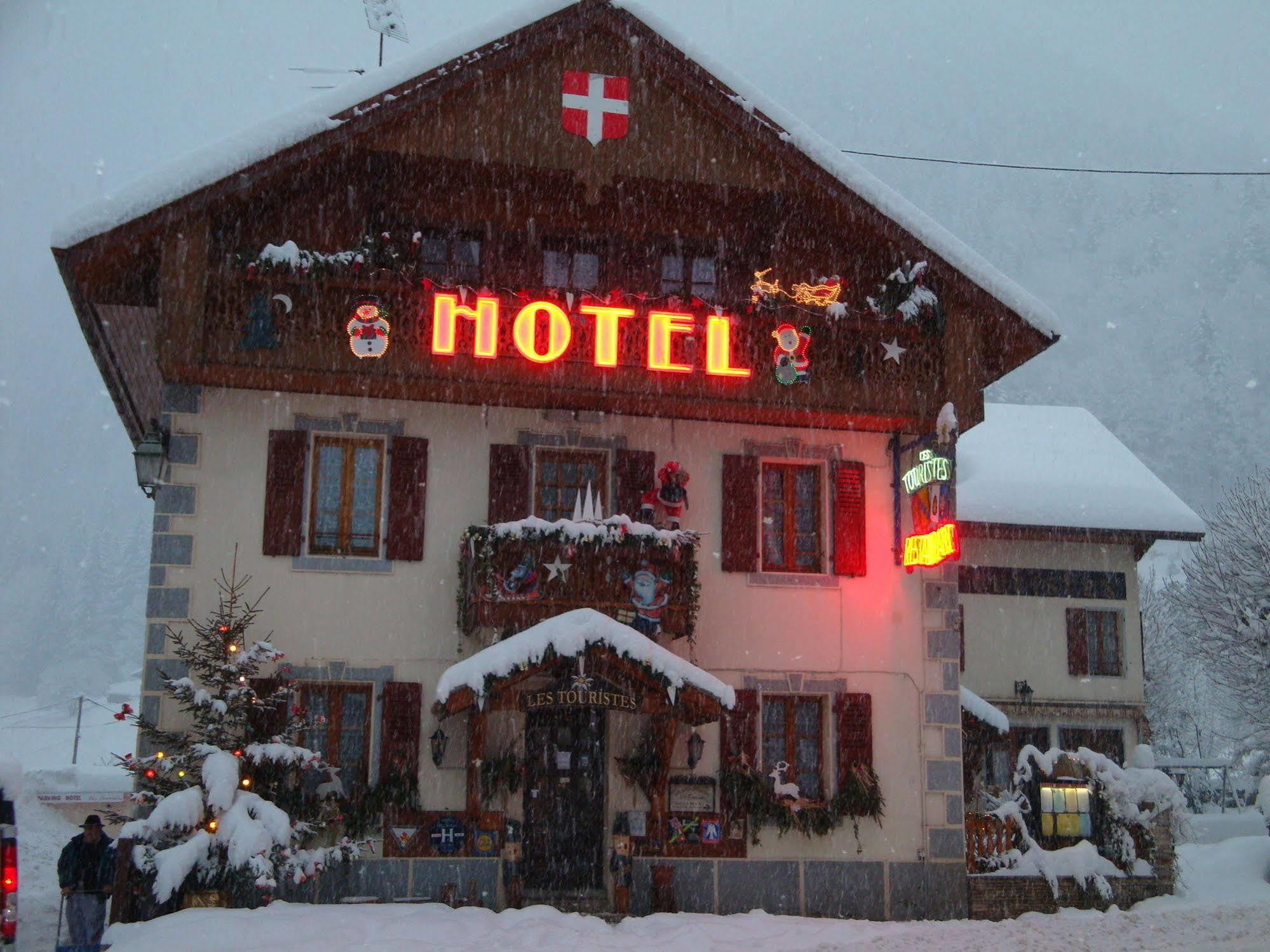 Les Touristes Abondance Exterior foto