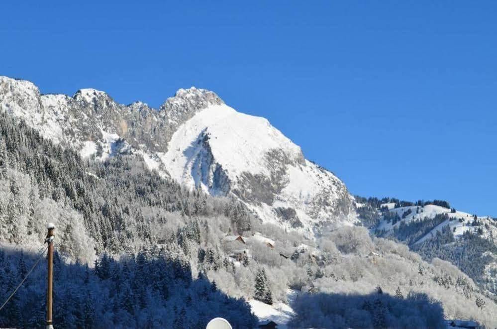 Les Touristes Abondance Exterior foto